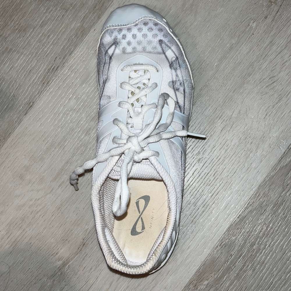 Infinity cheer shoe size 8